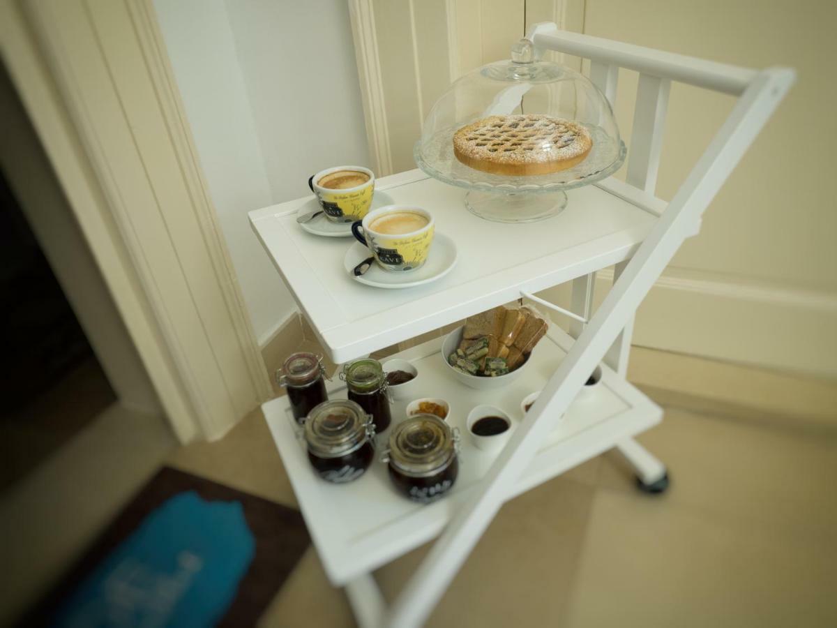 Ajde Rooms & Breakfast Trani Exterior photo